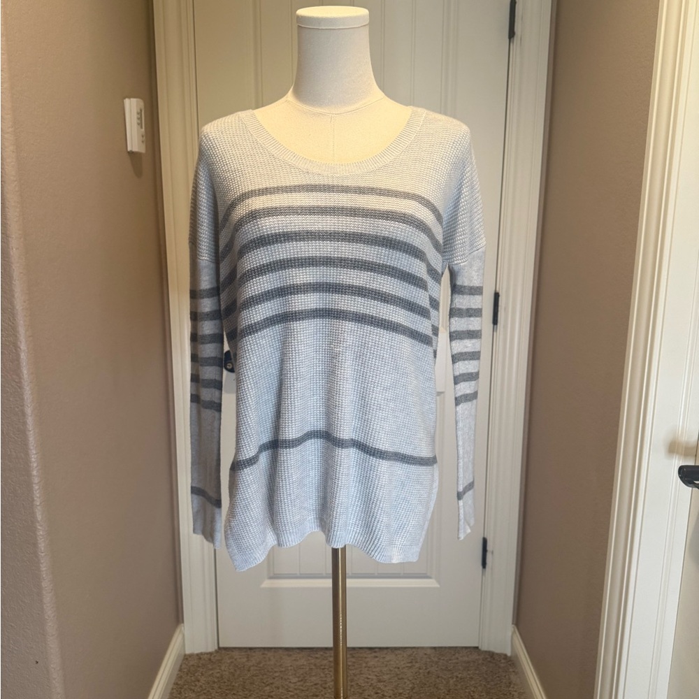 GAP Gray Knit Sweater